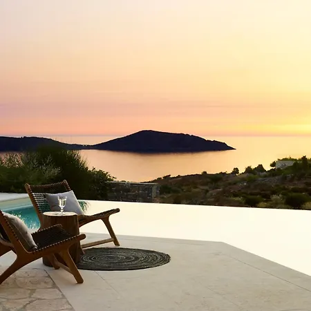 Willa King Elounda